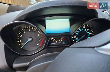 Внедорожник / Кроссовер Ford Escape 2015 в 