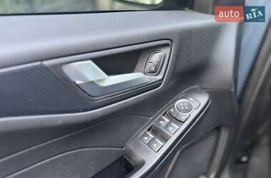 Позашляховик / Кросовер Ford Escape 2023 в 