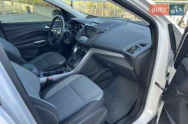 Внедорожник / Кроссовер Ford Escape 2014 в 