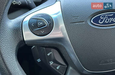 Внедорожник / Кроссовер Ford Escape 2014 в 