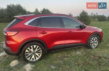 Внедорожник / Кроссовер Ford Escape 2020 в 