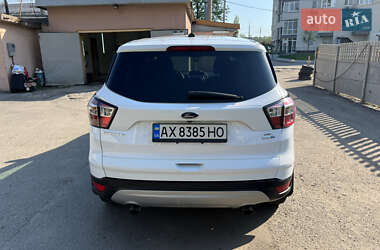 Внедорожник / Кроссовер Ford Escape 2017 в 
