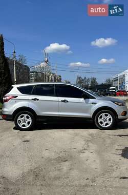 Внедорожник / Кроссовер Ford Escape 2017 в 