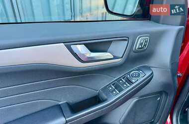 Внедорожник / Кроссовер Ford Escape 2022 в 