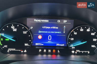 Внедорожник / Кроссовер Ford Escape 2022 в 