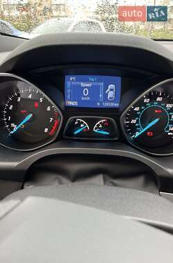 Внедорожник / Кроссовер Ford Escape 2015 в 