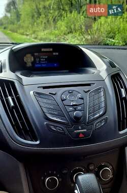 Внедорожник / Кроссовер Ford Escape 2016 в 