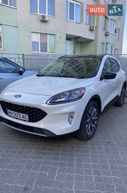 Позашляховик / Кросовер Ford Escape 2019 в 