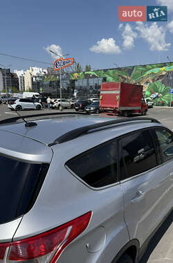 Позашляховик / Кросовер Ford Escape 2015 в 