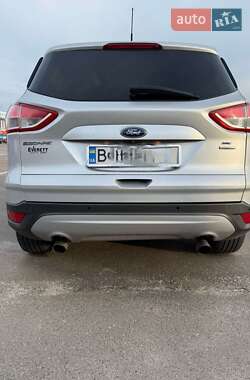 Позашляховик / Кросовер Ford Escape 2014 в 