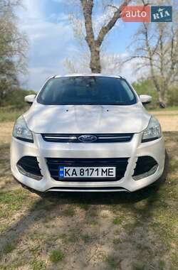 Внедорожник / Кроссовер Ford Escape 2012 в 
