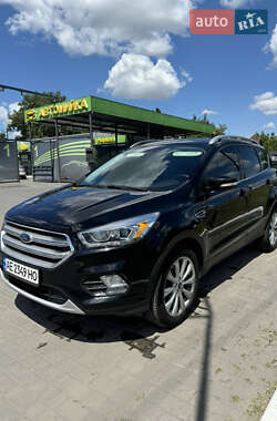 Внедорожник / Кроссовер Ford Escape 2016 в 