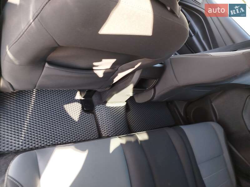 Внедорожник / Кроссовер Ford Escape 2017 в Южном