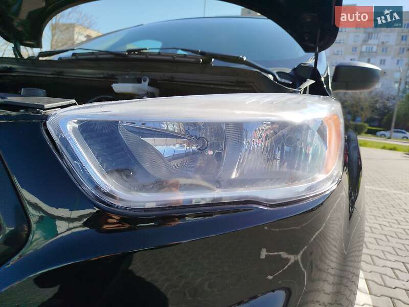 Внедорожник / Кроссовер Ford Escape 2017 в Южном