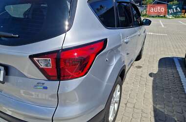 Внедорожник / Кроссовер Ford Escape 2019 в 
