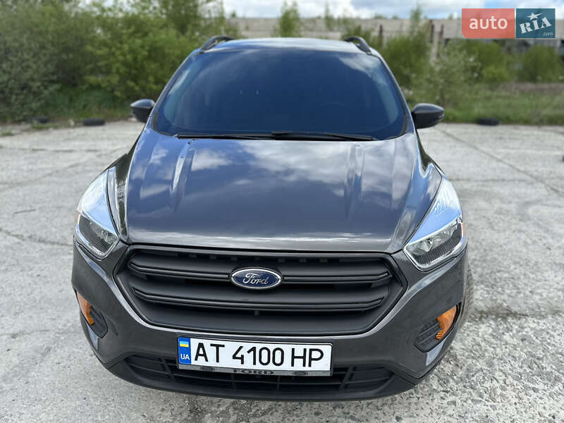 Внедорожник / Кроссовер Ford Escape 2016 в 
