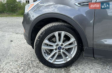 Внедорожник / Кроссовер Ford Escape 2016 в 