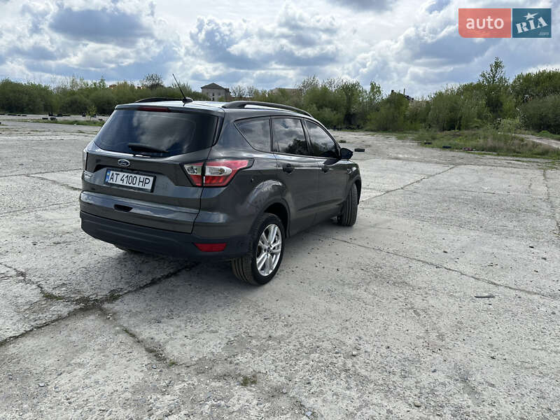 Внедорожник / Кроссовер Ford Escape 2016 в Коломые
