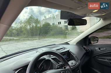 Внедорожник / Кроссовер Ford Escape 2016 в 