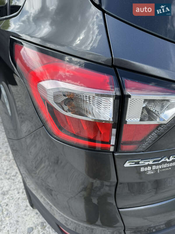 Внедорожник / Кроссовер Ford Escape 2016 в Коломые