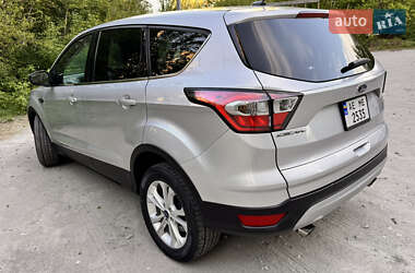 Внедорожник / Кроссовер Ford Escape 2017 в 