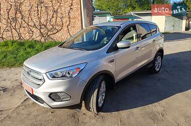 Внедорожник / Кроссовер Ford Escape 2017 в Хмельницком