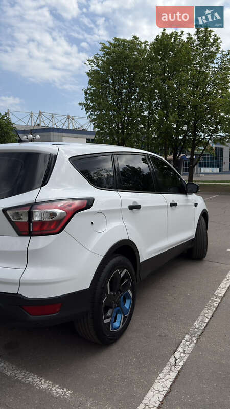 Позашляховик / Кросовер Ford Escape 2016 в Кривому Розі