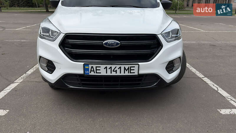 Позашляховик / Кросовер Ford Escape 2016 в Кривому Розі