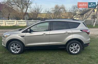 Внедорожник / Кроссовер Ford Escape 2016 в 