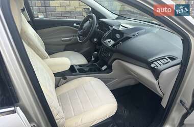 Внедорожник / Кроссовер Ford Escape 2016 в 