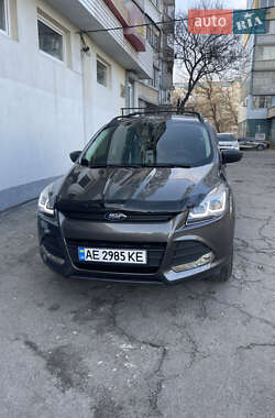 Внедорожник / Кроссовер Ford Escape 2015 в 