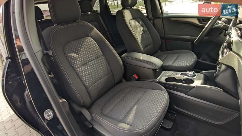 Внедорожник / Кроссовер Ford Escape 2023 в Тернополе