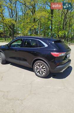 Внедорожник / Кроссовер Ford Escape 2020 в 