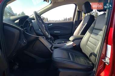 Позашляховик / Кросовер Ford Escape 2016 в 