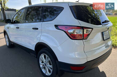 Позашляховик / Кросовер Ford Escape 2016 в 