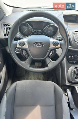 Внедорожник / Кроссовер Ford Escape 2012 в 