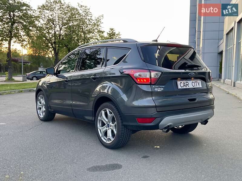 Внедорожник / Кроссовер Ford Escape 2017 в Киеве