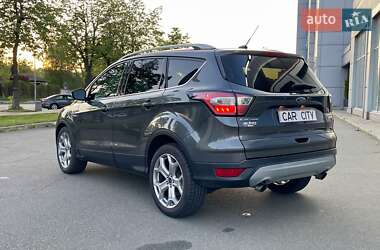 Внедорожник / Кроссовер Ford Escape 2017 в 