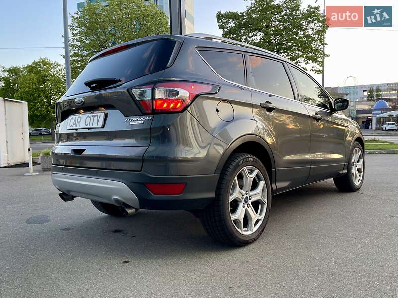 Внедорожник / Кроссовер Ford Escape 2017 в Киеве