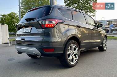 Внедорожник / Кроссовер Ford Escape 2017 в 