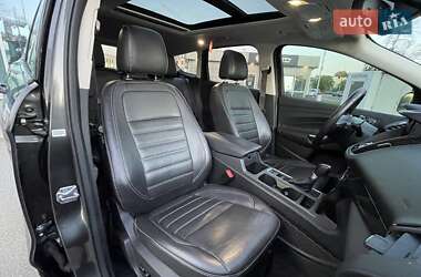 Внедорожник / Кроссовер Ford Escape 2017 в 