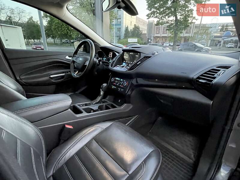 Внедорожник / Кроссовер Ford Escape 2017 в Киеве