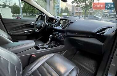 Внедорожник / Кроссовер Ford Escape 2017 в 