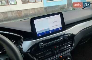 Внедорожник / Кроссовер Ford Escape 2019 в 