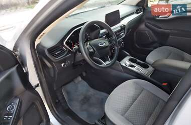 Внедорожник / Кроссовер Ford Escape 2019 в 