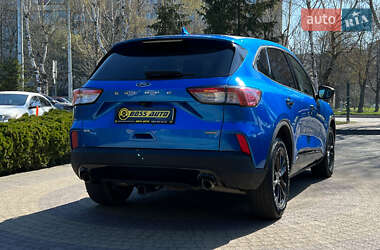 Позашляховик / Кросовер Ford Escape 2020 в 