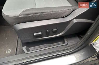 Позашляховик / Кросовер Ford Escape 2014 в 