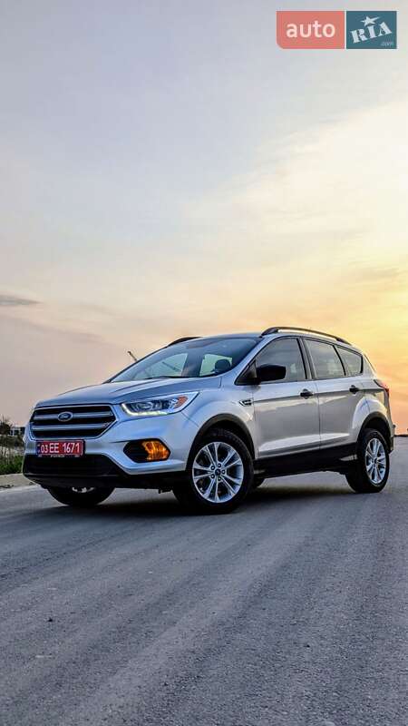 Внедорожник / Кроссовер Ford Escape 2018 в Ровно