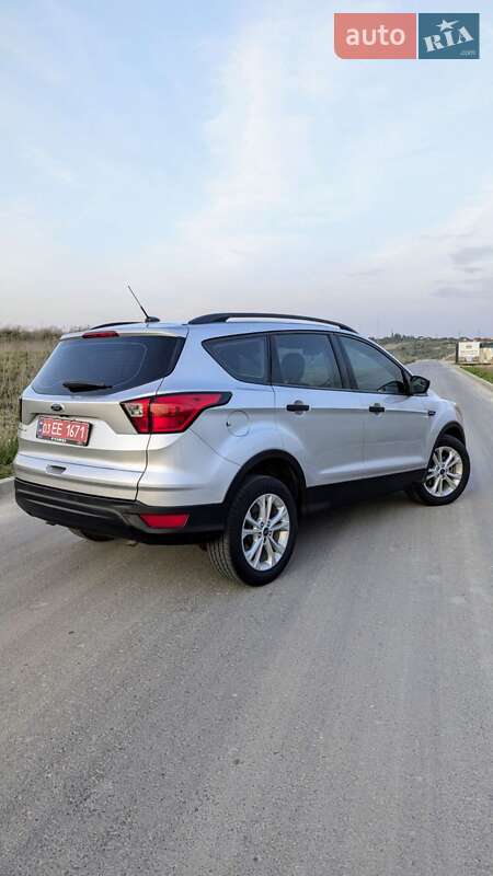 Внедорожник / Кроссовер Ford Escape 2018 в Ровно
