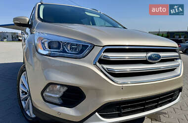 Позашляховик / Кросовер Ford Escape 2017 в 